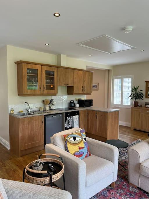 Adorable One Bedroom Apartment With Balcony Newtownards Luaran gambar